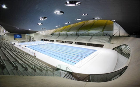 Олимпийский бассейн Aquatics Centre в Лондоне