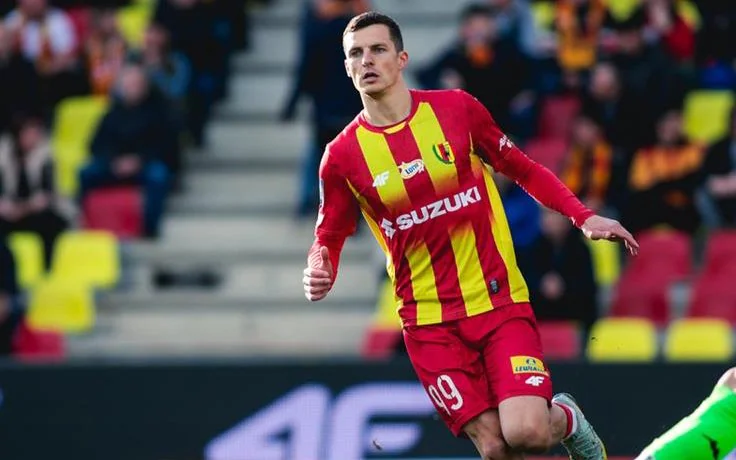 Пас 4. Двойные ножи standoff 2. Пас в разрез в футболе. Пассик 103x4. Пас 4.